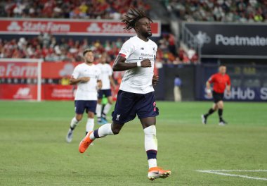 New York - 24 Temmuz 2019: Liverpool Fc'den Forvet Divock Ogiri (27), New York Yankees Stadyumu'nda oynanan 2019 Western Union Cup maçında Sporting Cp'ye karşı mücadele ediyor