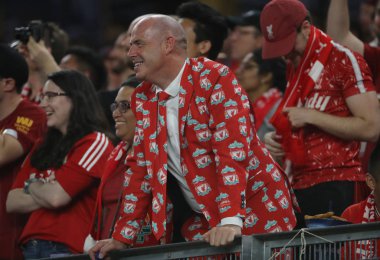 New York - 24 Temmuz 2019: Liverpool Suit'teki Kieran Hardy, New York'taki Yankees Stadyumu'nda oynanan 2019 Western Union Cup maçında Liverpool Fc'yi Sporting Cp'ye karşı destekliyor