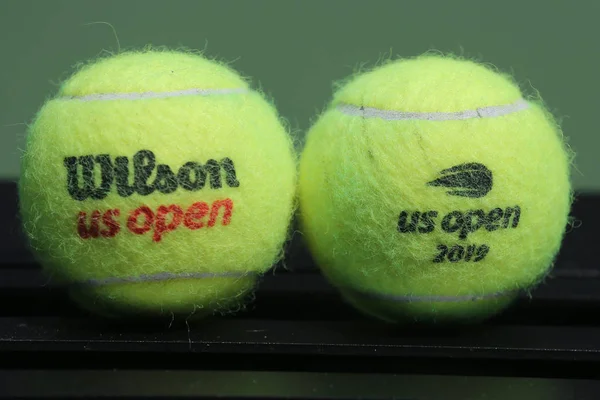 ニューヨーク 2019年8月20日 ニューヨークのビリー ジーン キング国立テニスセンターでUsオープンウィルソンテニスボール ウィルソンは1979年以来 全米オープンの公式ボールです — ストック写真