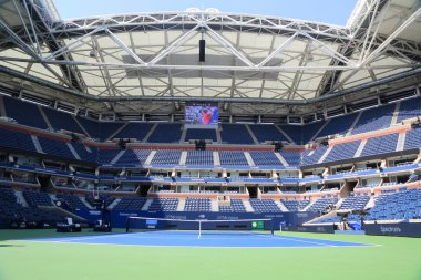 New York- 20 Ağustos 2019: Billie Jean King Ulusal Tenis Merkezi'ndeki Arthur Ashe Stadyumu, New York'taki 2019 Abd Açık turnuvasına hazır