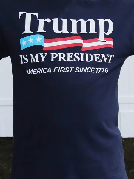 ニューヨーク 2019年8月22日 ドナルド トランプ大統領支持者はニューヨークで トランプは私の大統領です とサインが書かれたTシャツを着ています — ストック写真