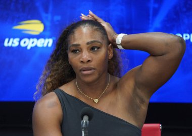 New York - 26 Ağustos 2019: Grand Slam Şampiyonu SERENA Williams, 2019 ABD Açık ilk tur maçında Rusya'nın Maria Sharapova'sını yendikten sonra düzenlediği basın toplantısında