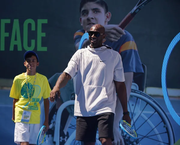 2019年8月29日 篮球传奇人物科比 布莱恩特参观比利 金国家网球中心2019年美国公开赛和网代儿童区 — 图库照片