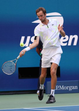 New York - 3 Eylül 2019: Profesyonel tenisçi Daniil Medvedev, New York'taki Billie Jean King Ulusal Tenis Merkezi'nde oynanan 2019 ABD Açık çeyrek final maçında Rusya'dan