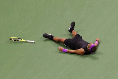 New York - 8 Eylül 2019: 2019 ABD Açık şampiyonu İspanya şampiyonu Rafael Nadal, New York'taki Billie Jean King Ulusal Tenis Merkezi'nde oynanan final maçında Daniil Medvedev'e karşı zaferini kutladı