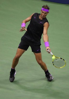 New York - 8 Eylül 2019: Us Open 2019 şampiyonu İspanyol Rafael Nadal, New York'taki Billie Jean King Ulusal Tenis Merkezi'nde Rus Daniil Medvedev ile oynadığı son maçta