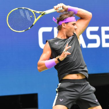 New York - 8 Eylül 2019: Us Open 2019 şampiyonu İspanyol Rafael Nadal, New York'taki Billie Jean King Ulusal Tenis Merkezi'nde Rus Daniil Medvedev ile oynadığı son maçta