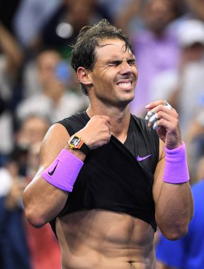 New York - 8 Eylül 2019: 2019 ABD Açık şampiyonu İspanya şampiyonu Rafael Nadal, New York'taki Billie Jean King Ulusal Tenis Merkezi'nde oynanan final maçında Daniil Medvedev'e karşı zaferini kutladı