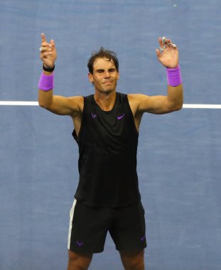 New York - 8 Eylül 2019: 2019 ABD Açık şampiyonu İspanya şampiyonu Rafael Nadal, New York'taki Billie Jean King Ulusal Tenis Merkezi'nde oynanan final maçında Daniil Medvedev'e karşı zaferini kutladı