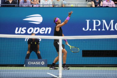 New York - 8 Eylül 2019: Us Open 2019 şampiyonu İspanyol Rafael Nadal, New York'taki Billie Jean King Ulusal Tenis Merkezi'nde Rus Daniil Medvedev ile oynadığı son maçta