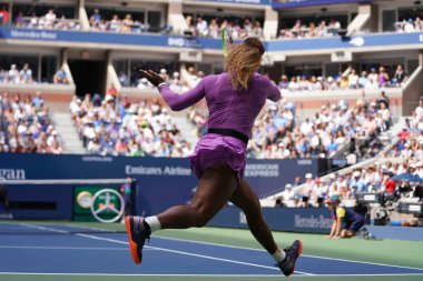 NEW YORK - 1 Eylül 2019: Grand Slam şampiyonu Serena Williams, Billie Jean King Ulusal Tenis Merkezi 'nde oynanan 2019 ABD Açık turu 16.                      