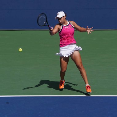New York - 1 Eylül 2019: Grand Slam Şampiyonu Avustralyalı Ashleigh Barty, New York'taki Billie Jean King Ulusal Tenis Merkezi'nde oynanan 2019 ABD Ope 16. 