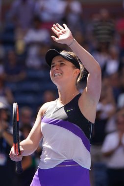 New York - 3 Eylül 2019: Ukraynalı profesyonel tenisçi Elina Svitolina, New York'taki Billie Jean King Ulusal Tenis Merkezi'nde oynanan 2019 Abd Açık çeyrek final maçının ardından zaferini kutladı