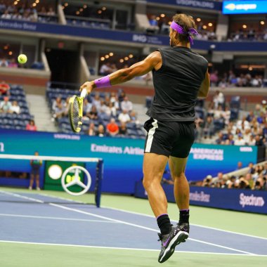 NEW YORK - 27 AĞUSTOS 2019 ABD Açık ilk tur karşılaşması sırasında New York 'taki Billie Jean King Ulusal Tenis Merkezi' nde İspanya şampiyonu Rafael Nadal