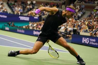 NEW YORK - 27 AĞUSTOS 2019 ABD Açık ilk tur karşılaşması sırasında New York 'taki Billie Jean King Ulusal Tenis Merkezi' nde İspanya şampiyonu Rafael Nadal