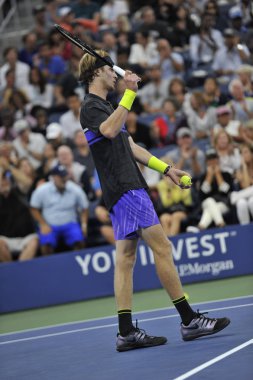 New York - 2 Eylül 2019: Profesyonel tenisçi Andrey Rublev, Billie Jean King Ulusal Tenis Merkezi'nde oynanan 2019 Abd Açık 16. 