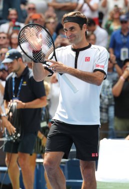 NEW YORK - 1 Eylül 2019 Grand Slam Şampiyonu İsviçre 'li Roger Federer, New York' taki Ulusal Tenis Merkezi 'nde oynanan 2019 ABD Açık turu 16.