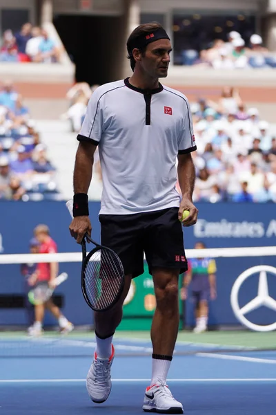 ニューヨーク 2019年9月1日 20時間グランドスラムのチャンピオン ロジャー フェデラー スイスが2019年米国オープンラウンドで活躍ニューヨークのナショナルテニスセンターで16試合 — ストック写真