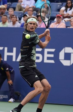 New York - 31 Ağustos 2019: Profesyonel tenisçi Alexander Zverev, Billie Jean King Ulusal Tenis Merkezi'nde 2019 Abd Açık üçüncü tur maçında almanya'nın en iyi oyuncusu 