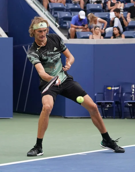 ニューヨーク 2019年8月31日 ドイツのプロテニス選手アレクサンダー ズベレフがビリー ジーン キング国立テニスセンターで行われた2019年全米オープン3回戦の試合で活躍 — ストック写真