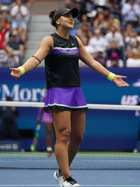 2019年9月7日 2019年美国网球公开赛冠军 加拿大的比安卡 安德烈斯库在纽约比利 金国家网球中心庆祝她战胜塞雷娜 威廉姆斯的最后一场比赛 — 图库照片