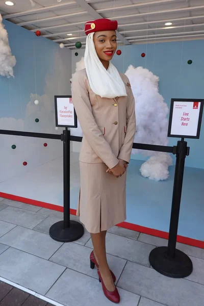 New York Août 2019 Agent Bord Emirates Airlines Stand Emirates — Photo