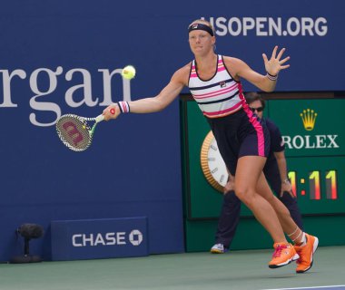 New York - 31 Ağustos 2019: Profesyonel tenisçi Kiki Bertens, Billie Jean King Ulusal Tenis Merkezi'nde 2019 Abd Açık üçüncü tur maçında hollandalı