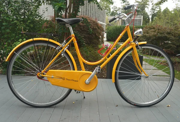 纽约布里奇汉普顿 2019年10月1日 限量版Veuve Clic Apos 信使自行车 这些自行车概不出售 而是在全球范围内首次生产150台 用于各种特殊活动 — 图库照片