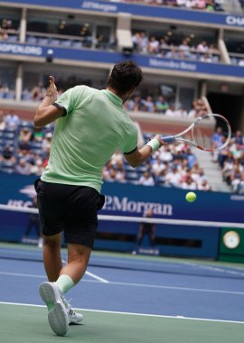 New York - 27 Ağustos 2019: Profesyonel tenisçi Avusturyalı Dominic Thiem, New York 'taki Billie Jean King Ulusal Tenis Merkezi' nde oynanan 2019 US Open ilk tur karşılaşmasında