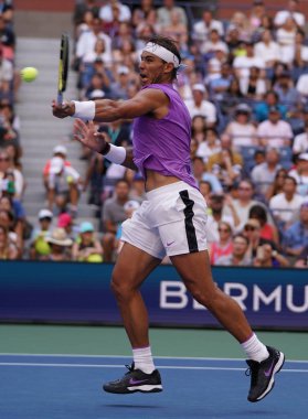 New York - 31 Ağustos 2019 Grand Slam şampiyonu İspanyol Rafael Nadal, New York 'taki Billie Jean King Ulusal Tenis Merkezi' nde oynanan 2019 US Open üçüncü tur karşılaşmasında