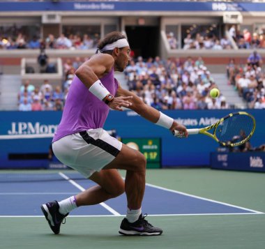 New York - 31 Ağustos 2019 Grand Slam şampiyonu İspanyol Rafael Nadal, New York 'taki Billie Jean King Ulusal Tenis Merkezi' nde oynanan 2019 US Open üçüncü tur karşılaşmasında