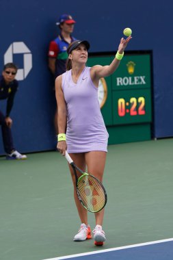 New York - 27 Ağustos 2019: İsviçreli profesyonel tenisçi Belinda Benciç, New York 'taki Billie Jean King Ulusal Tenis Merkezi' nde oynanan 2019 US Open ilk tur karşılaşmasında görev aldı.