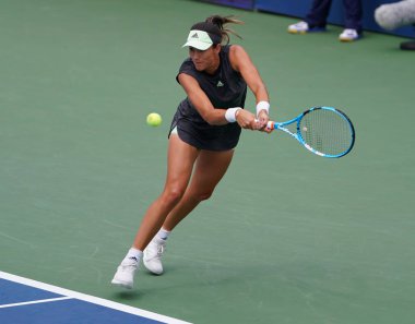 New York - 27 Ağustos 2019: İspanya Grand Slam şampiyonu Garbine Muguruza, New York 'taki Billie Jean King Ulusal Tenis Merkezi' nde oynanan 2019 Amerika Açık ilk tur karşılaşmasında
