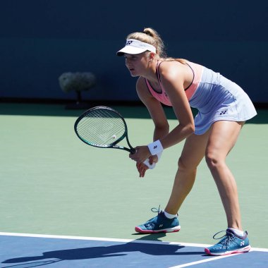 New York - 27 Ağustos 2019: Ukraynalı profesyonel tenisçi Dayana Yastremska, New York 'taki Billie Jean King Ulusal Tenis Merkezi' nde oynanan 2019 US Open ilk tur karşılaşmasında görev aldı.