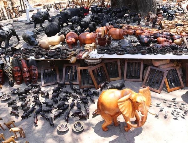 Hwange Zimbabwe October 2018 Local Souvenirs Display Street Market Victoria — Stock Photo, Image