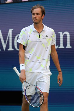 New York - 3 Eylül 2019: Profesyonel Rus tenisçi Daniil Medvedev, New York 'taki Billie Jean King Ulusal Tenis Merkezi' nde oynanan 2019 US Open çeyrek final karşılaşmasında görev aldı.