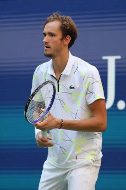 New York - 3 Eylül 2019: Profesyonel Rus tenisçi Daniil Medvedev, New York 'taki Billie Jean King Ulusal Tenis Merkezi' nde oynanan 2019 US Open çeyrek final karşılaşmasında görev aldı.
