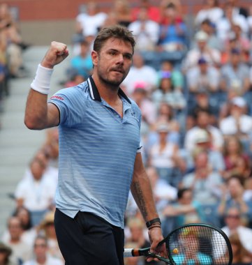 New York - 3 Eylül 2019: İsviçre Grand Slam Şampiyonu Stanislas Wawrinka, New York 'taki Billie Jean King Ulusal Tenis Merkezi' nde oynanan 2019 US Open çeyrek final karşılaşmasında