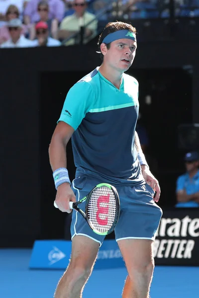 澳大利亚墨尔本 2019年1月22日 加拿大职业网球选手米洛斯 Milos Raonic 在墨尔本公园举行的2019年澳大利亚网球公开赛四分之一决赛中上场 — 图库照片