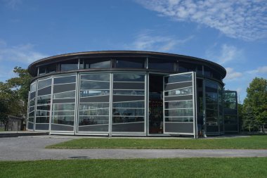 Greenport, New York - 30 Eylül 2019 Greenport 'un Greenport, Long Island' daki Mitchell Park 'taki antika atlıkarınca