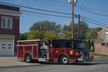 Southampton, New York - 30 Eylül 2019 Southampton İtfaiyesi Truck, Southampton Village, Long Island. Southampton, Long Island 'da Hamptons' da lüks bir köydür.
