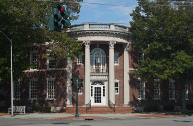 Southampton, New York - 30 Eylül 2019 Southampton Town Hall, Southampton Village, Long Island. Southampton, Long Island 'da Hamptons' da lüks bir köydür.      