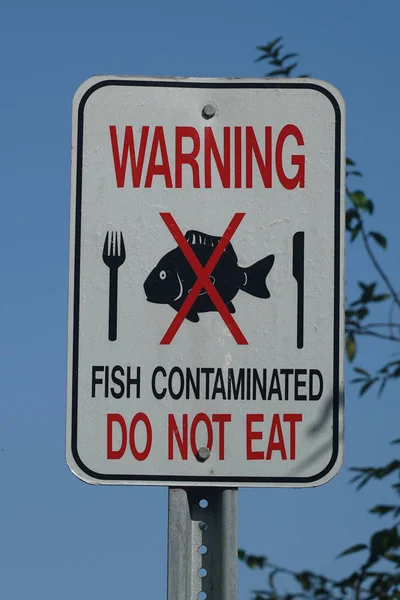 Señal Advertencia Peces Contaminados Comer —  Fotos de Stock