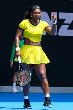 MELBOURNE, AUSTRALIA - 26 HAZİRAN 2016: 21 Grand Slam şampiyonu Serena Williams Melbourne 'daki Avustralya Açık tenis merkezinde oynanan Avustralya Açık 2016 çeyrek final maçında 