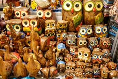 SIEM RIP, CAMBODIA - 4 Kasım 2019: Siem Reap, Kamboçya 'da yerel hatıralar sergileniyor