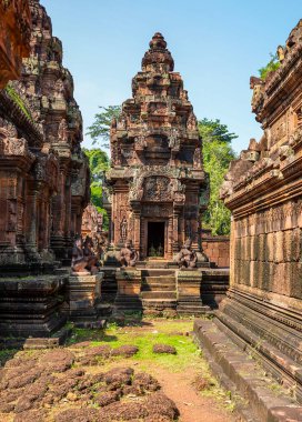 Banteay Srei Hindu Tapınağı Kamboçya 'nın Angkor Wat bölgesinde yer almaktadır.