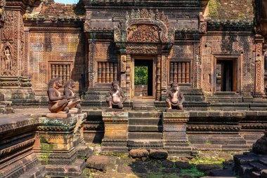 Banteay Srei Hindu Tapınağı Kamboçya 'nın Angkor Wat bölgesinde yer almaktadır.