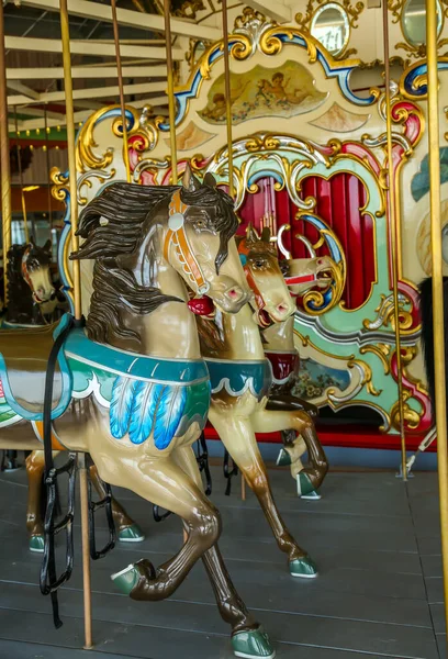 Cavalos Carrossel Tradicional Histórico Coney Island Boardwalk Brooklyn — Fotografia de Stock