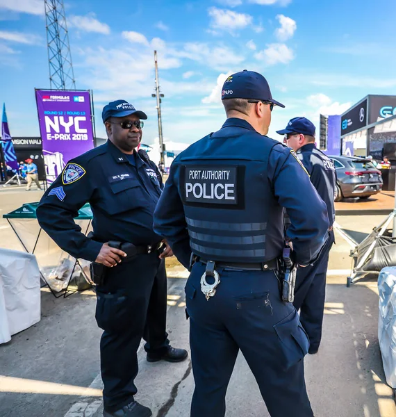 Brooklyn New York Června 2019 Policista Protiteroristické Jednotky Přístavního Úřadu — Stock fotografie