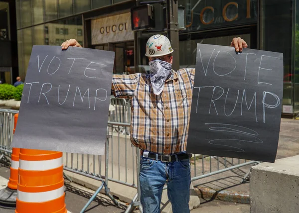 New York July 2020 President Donald Trump Supporter Signs Vote — Stock Photo, Image